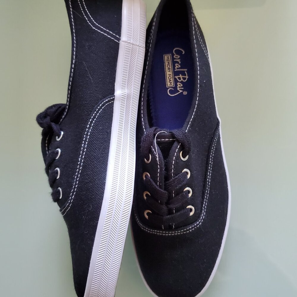 Shoes - Picture 3 of 4